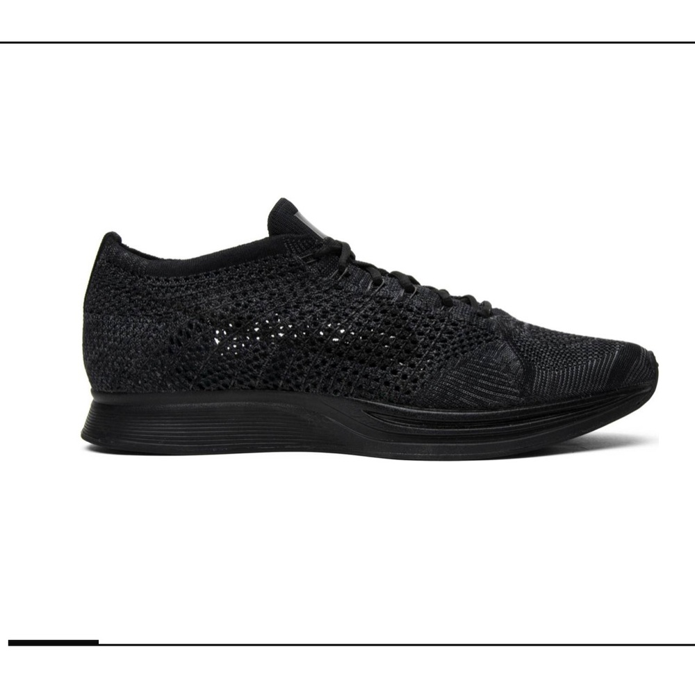 Nike Flyknit Racer “triple black”